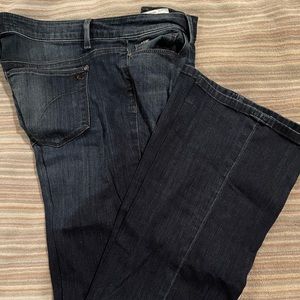 Joe’s Jeans, honey fit.